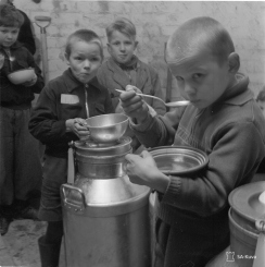 Evacuees in Heinola- hungry children